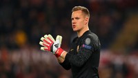 Marc-Andre Ter Stegen merupakan pengawal utama gawang Barcelona. Kiper asal Jerman itu digaji 90 ribu pound per pekan atau sekitar Rp 1,67 miliar. (Catherine Ivill/Getty Images)