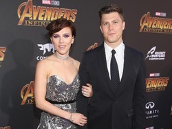 Tak Hanya Pacar, Scarlett Johansson Juga Pamer Tato di Punggung