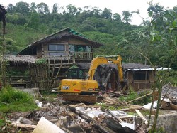 Berdiri di Atas Hutan Negara, Bangunan di Puncak Bogor Diratakan