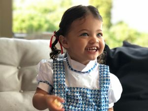 Lebih Dekat dengan Jasmine Lia, Putri The Rock yang Super Imut