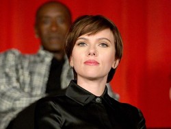 Scarlett Johansson Nyinyir Ditanya Soal Fashion Avengers, Kenapa Yah?