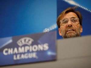 Pesan Klopp untuk Fans Liverpool: Jangan Lempari Bus Roma