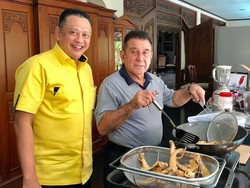 Jadi Ketua MPR Baru, Bambang Soesatyo Punya Banyak Momen Kulineran Unik