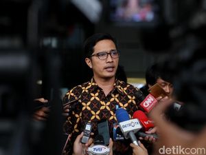 7 Mantan Anggota DPRD Sumut Dipanggil KPK 7 Mantan Anggota DPRD Sumut Dipanggil KPK