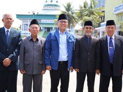 Sambangi Gontor, Zulkifli Hasan Minta Nasihat dan Doa Kiai