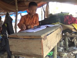 Tiga Siswa Suku Anak Dalam Jambi Ikut UN SMP