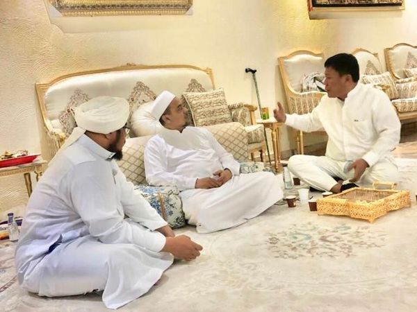 Suasana Hangat Pertemuan Politikus PDIP dengan Habib Rizieq