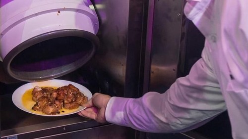 Selalu Dikritik Istrinya Tak Dapat Masak, Laki-Laki Ini Buat Robot Chef