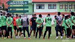 Intip Latihan Persebaya Jelang Lawatan ke Markas Mitra Kukar