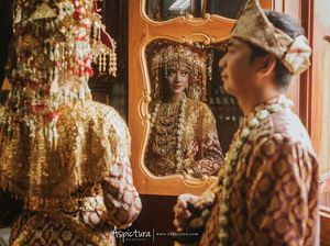 Nikah dengan Adat Batak, Raditya Dika Belajar (Lagi) Tari Tor Tor