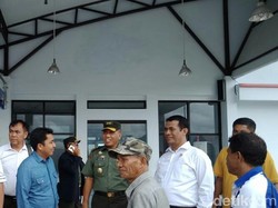 Batal Naik Heli, Mentan Pilih Naik Taksi ke Tana Toraja