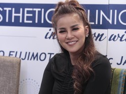 Kenangan Olla dan Cynthia Ramlan pada Sang Ayah