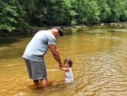 Cerita The Rock yang Rela Pakai Cat Kuku Demi Sang Putri