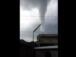 Analisis BMKG Soal Puting Beliung Yogya dan Banjir Bumiayu