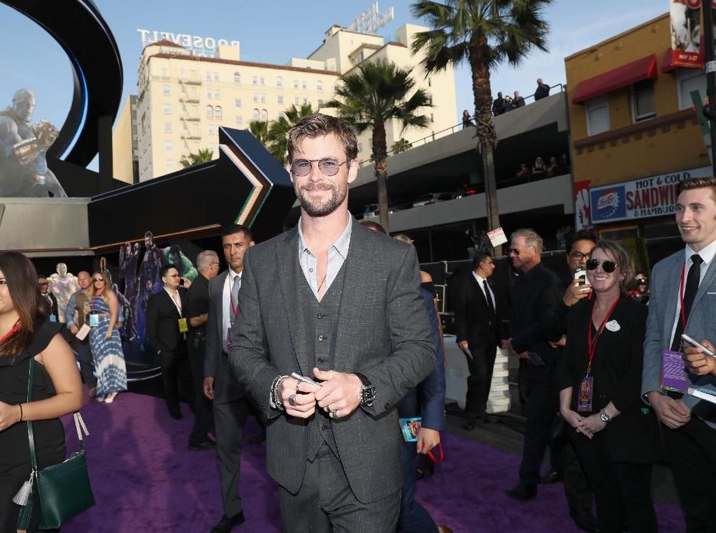 Chris Hemsworth Ingin Gantikan Daniel Craig Sebagai James Bond Chris Hemsworth Ingin Gantikan Daniel Craig Sebagai James Bond