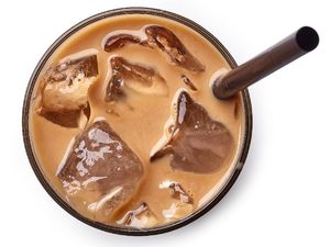 Kebanyakan Minum Es Cokelat, Pria Ini Jalani Operasi Sinus