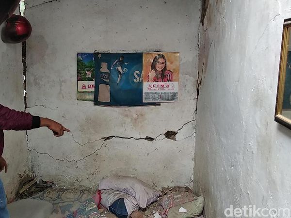 Foto: Ledakan Gas di Bandung Rusak Kontrakan dan Lukai 14 Orang