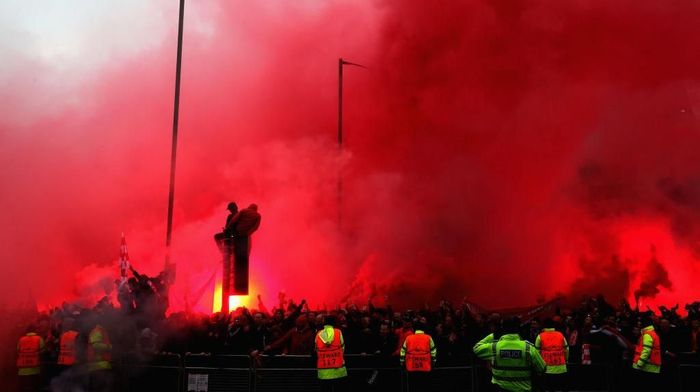 Suasana di luar stadion Anfield menjelang laga Liverpool vs AS Roma (Foto: Clive Brunskill/Getty Images) Suasana di luar stadion Anfield menjelang laga Liverpool vs AS Roma (Foto: Clive Brunskill/Getty Images)