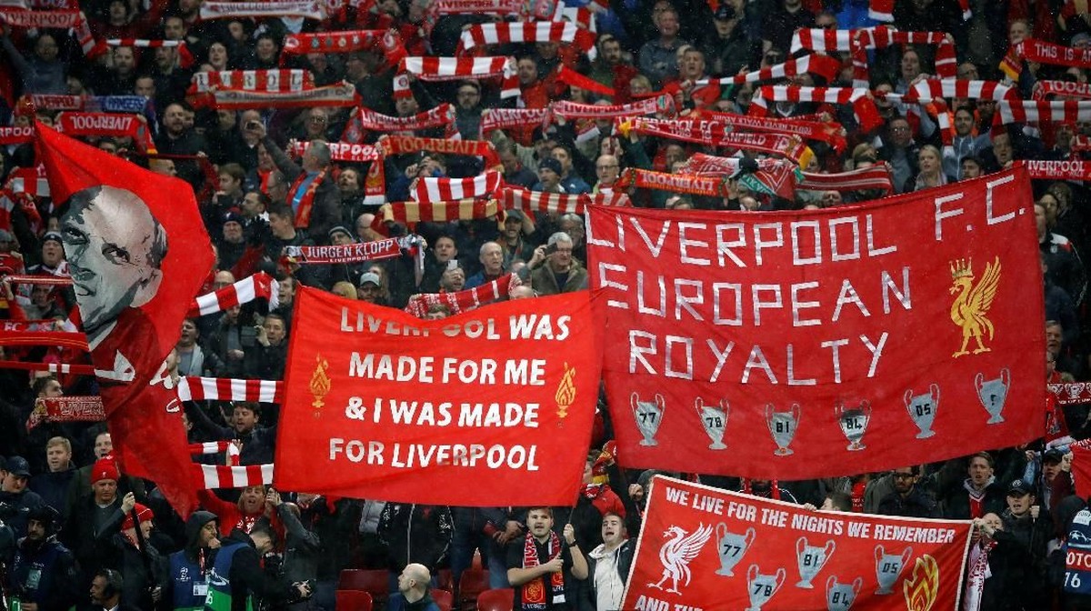 Fans Liverpool yang pergi ke Roma diminta berhati-hati terhadap potensi serangan (Reuters/Carl Recine)