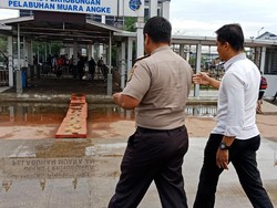 Puslabfor Polri Cek Buritan Kapal Dishub DKI yang Meledak