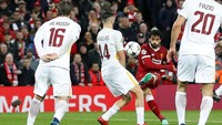 Salah membuka keunggulan Liverpool lewat gol indahnya pada menit ke-36. Foto: Carl Recine/Action Images via Reuters