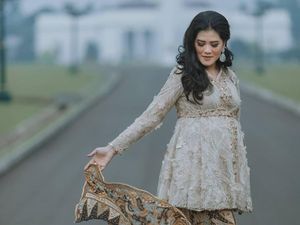 Kahiyang Ayu Dipuji Bumil Cantik Saat Pemotretan Pakai Kain Batik