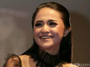 Marshanda Bakal Jelaskan ke Anak Dulu Berhijab Kini Tidak