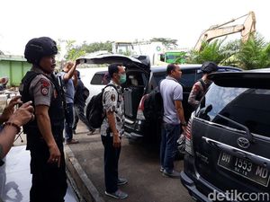 Gratifikasi Zumi Zola, KPK Sita Catatan Keuangan dari 7 Lokasi Gratifikasi Zumi Zola, KPK Sita Catatan Keuangan dari 7 Lokasi