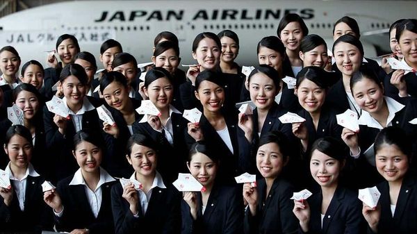 Foto: 1.600 Buah Pesawat Kertas Maskapai Jepang