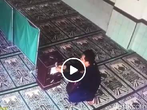 Terekam CCTV! Aksi Pria Gondol Uang Infaq di Masjid Salatiga