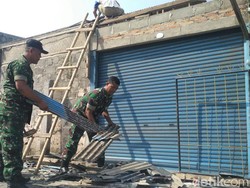 Warga Bantul Gotong Royong Benahi Rumah Rusak Akibat Puting Beliung