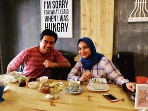 So Sweet! Begini Gaya Makan Hanum Rais dan Rangga Almahendra