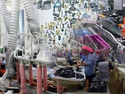 Menyikapi Sinyal Deindustrialisasi