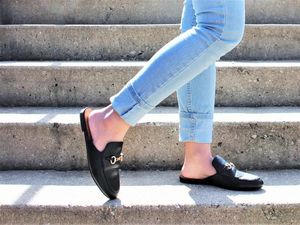 Bosan Pakai Sneakers? 5 Sepatu Ini Juga Stylish Dipadu dengan Jeans Bosan Pakai Sneakers? 5 Sepatu Ini Juga Stylish Dipadu dengan Jeans
