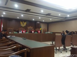 Alfian Tanjung Dituntut 3 Tahun Penjara