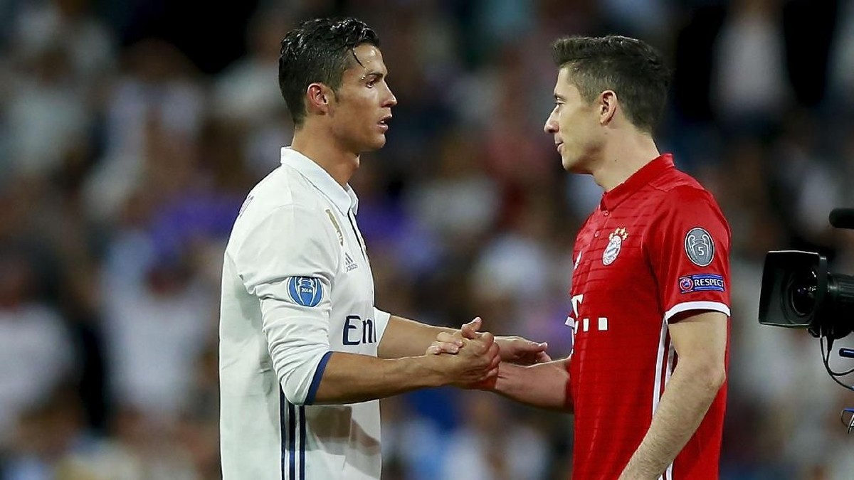 Pelatih Bayern Munich Jupp Heynckes menilai Robert Lewandowski sama berbahayanya dengan Cristiano Ronaldo (Foto: Gonzalo Arroyo Moreno/Getty Images)