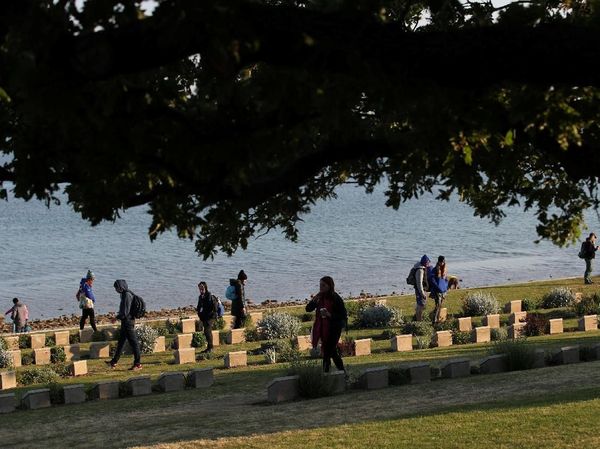 Momen Warga Australia Ziarah ke Turki di Hari Anzac
