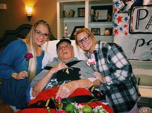 Permintaan Terakhir Veteran PD II: Menari dengan Wanita Cantik