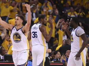 Warriors dan Sixers Melaju ke Semifinal Warriors dan Sixers Melaju ke Semifinal