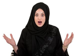 Gara-Gara Ilusi Optik, Wanita Pakai Gamis Ini Dihujat Netizen