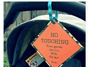 Tentang Tanda Larangan Menyentuh Bayi yang Jadi Bahan Perdebatan