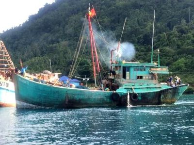 Top! Susi Tangkap Kapal Maling Ikan Asal Vietnam di Natuna