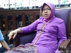 Risma Santai Hadapi Cuitan TGUPP Anies yang Menyerangnya