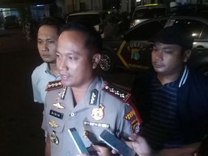 7 Orang Diduga Bandit di Depok Ditangkap Saat Pesta Miras 7 Orang Diduga Bandit di Depok Ditangkap Saat Pesta Miras