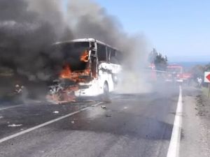 Penampakan Bus Rombongan WN Australia yang Terbakar di Turki