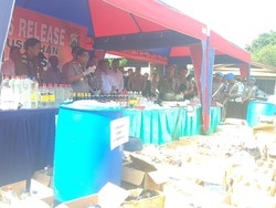 Puluhan Ribu Botol siap Dimusnahkan, Polisi Perangi Miras di Jatim