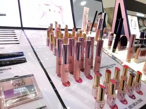 Lakme Merilis Makeup Awet Seharian dengan Harga Terjangkau
