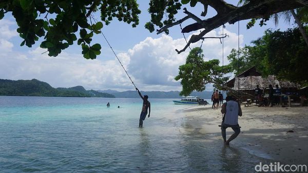 Potret Keseharian Warga Raja Ampat