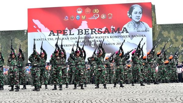 10.000 Wanita TNI-Polri Apel Bersama di Monas
