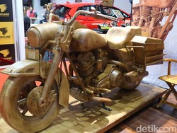 Harley-Davidson Kayu Rp 200 Juta Laris Manis di IIMS 2018